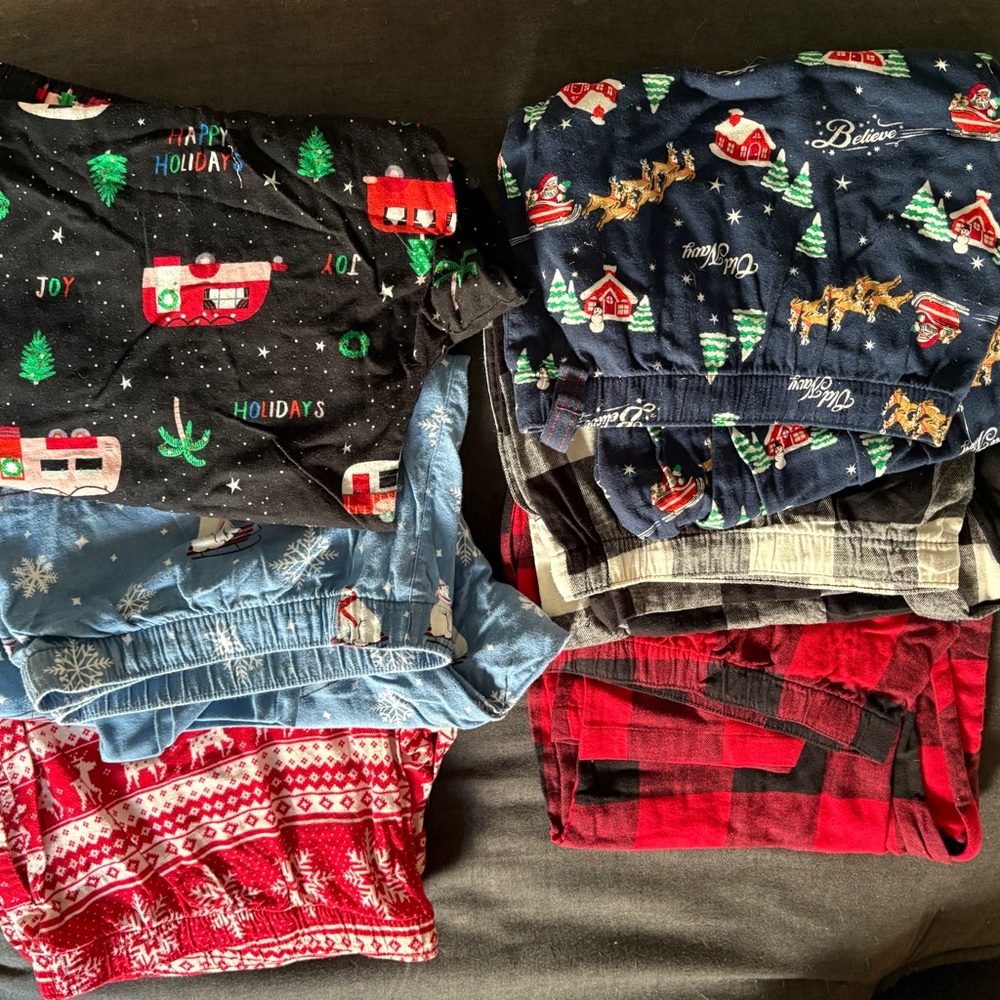 Old Navy Women's Festive Pajama Set - Multicolor